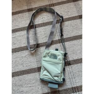 The North Face Borealis Crossbody Waterbottle Holder Green Slate Moss